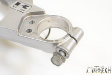 Load image into Gallery viewer, 2005 Kawasaki ZZR1200 ZX1200 Ninja Upper Triple Tree Steering Clamp 44039-0007 | Mototech271