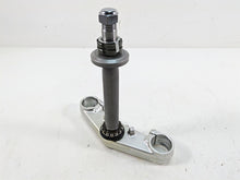 Load image into Gallery viewer, 2002 Yamaha FZ1 FZS1000 Fazer Lower Triple Tree Steering Clamp 5LV-23340-00-00 | Mototech271