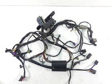 Load image into Gallery viewer, 2006 Harley Softail FXSTSI Springer Efi Wiring Harness Loom - No Cuts 70431-06 | Mototech271