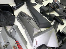 Load image into Gallery viewer, 2018 Can Am Commander 1000R XT Fairing Door Panel Tank Cover Cowl Set 707900166