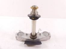 Load image into Gallery viewer, 2018 Suzuki GSXR750 Lower Triple Tree Steering Yoke 53mm 51410-01H10 | Mototech271