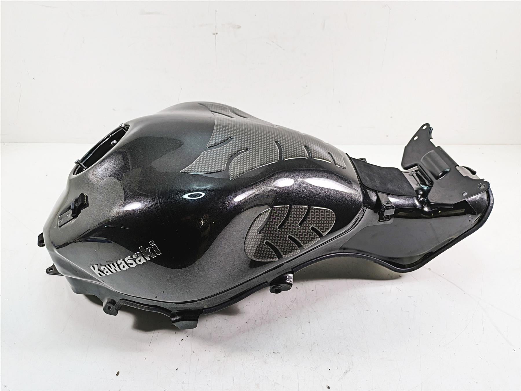 2018 Kawasaki ZX1002 Ninja H2 SX Fuel Gas Petrol Tank - No Dent