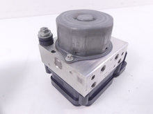 Load image into Gallery viewer, 2015 Yamaha YZF-R1M Abs Brake Pump Module 2CR-85930-00-00 2CR-85930-09-00 | Mototech271