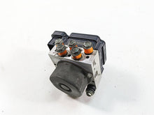 Load image into Gallery viewer, 2018 Harley Touring FLHXSE CVO Street Glide Abs Brake Pump Module 41100061B | Mototech271