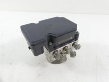 Load image into Gallery viewer, 2014 Harley Touring FLHX Street Glide Bosch Abs Brake Pump Module 41100013A
