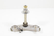 Load image into Gallery viewer, 2005 Suzuki GSX1300R Hayabusa Gen 1 Lower Triple Tree Steering Stem Yoke 51410-2 | Mototech271