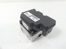 Load image into Gallery viewer, 2013 Harley Touring FLHX Street Glide Abs Brake Pump Module Unit Module 40601-08 | Mototech271