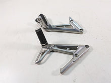 Load image into Gallery viewer, 2002 Yamaha FZ1 FZS1000 Fazer Rear Passenger Footpeg Set 5LV-27430-01-00 | Mototech271
