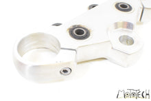 Load image into Gallery viewer, 2001 Suzuki VZ800 Marauder Upper Triple Tree 51311-48E00 | Mototech271