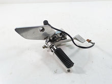 Load image into Gallery viewer, 2002 Yamaha FZ1 FZS1000 Fazer Right Rider Footpeg & Brake Pedal 5LV-27443-01-00 | Mototech271