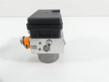 Load image into Gallery viewer, 2019 Harley FLHC Softail Heritage Abs Brake Pump Pressure Module Unit 41100044C