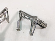 Load image into Gallery viewer, 2002 Yamaha FZ1 FZS1000 Fazer Rear Passenger Footpeg Set 5LV-27430-01-00 | Mototech271