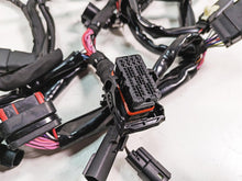 Load image into Gallery viewer, 2015 Harley Touring FLHXS Street Glide Main Wiring Harness Loom - Abs 69200116 | Mototech271