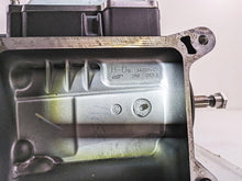 Load image into Gallery viewer, 2009 Harley Softail FLSTSB Cross Bones 6 Speed Transmission Gear Box 33012-10A