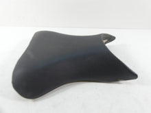 Load image into Gallery viewer, 2001 Kawasaki ZX600J2 ZX6R Ninja Front Rider Driver Saddle Seat 53001-1871 | Mototech271