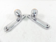 Load image into Gallery viewer, 2014 Harley Touring FLHX Street Glide Front Blinker & Mount 68000037 68000036 | Mototech271