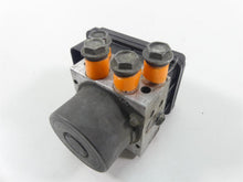 Load image into Gallery viewer, 2019 Harley Softail FLSB Sport Glide Abs Brake Pump Unit Module 41100043C | Mototech271