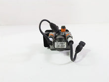 Load image into Gallery viewer, 2018 Indian Springfield Dark Horse Abs Brake Pump Pressure Module 2204981