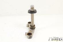 Load image into Gallery viewer, 2006 Suzuki SV650 S Lower Triple Tree Steering Clamp 51410-17G20 | Mototech271