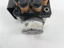 Load image into Gallery viewer, 2017 Triumph Thruxton 1200R Abs Brake Pump Module Unit T2021931 | Mototech271