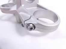 Load image into Gallery viewer, 2020 BMW F900 R F900R K83 Upper Triple Tree Steering Clamp Risers 8404205 | Mototech271