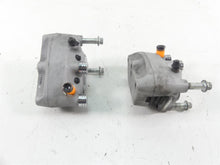 Load image into Gallery viewer, 2005 Harley Touring CVO FLHTCSE Electra Glide Front Brake Caliper Set 44382-99C | Mototech271