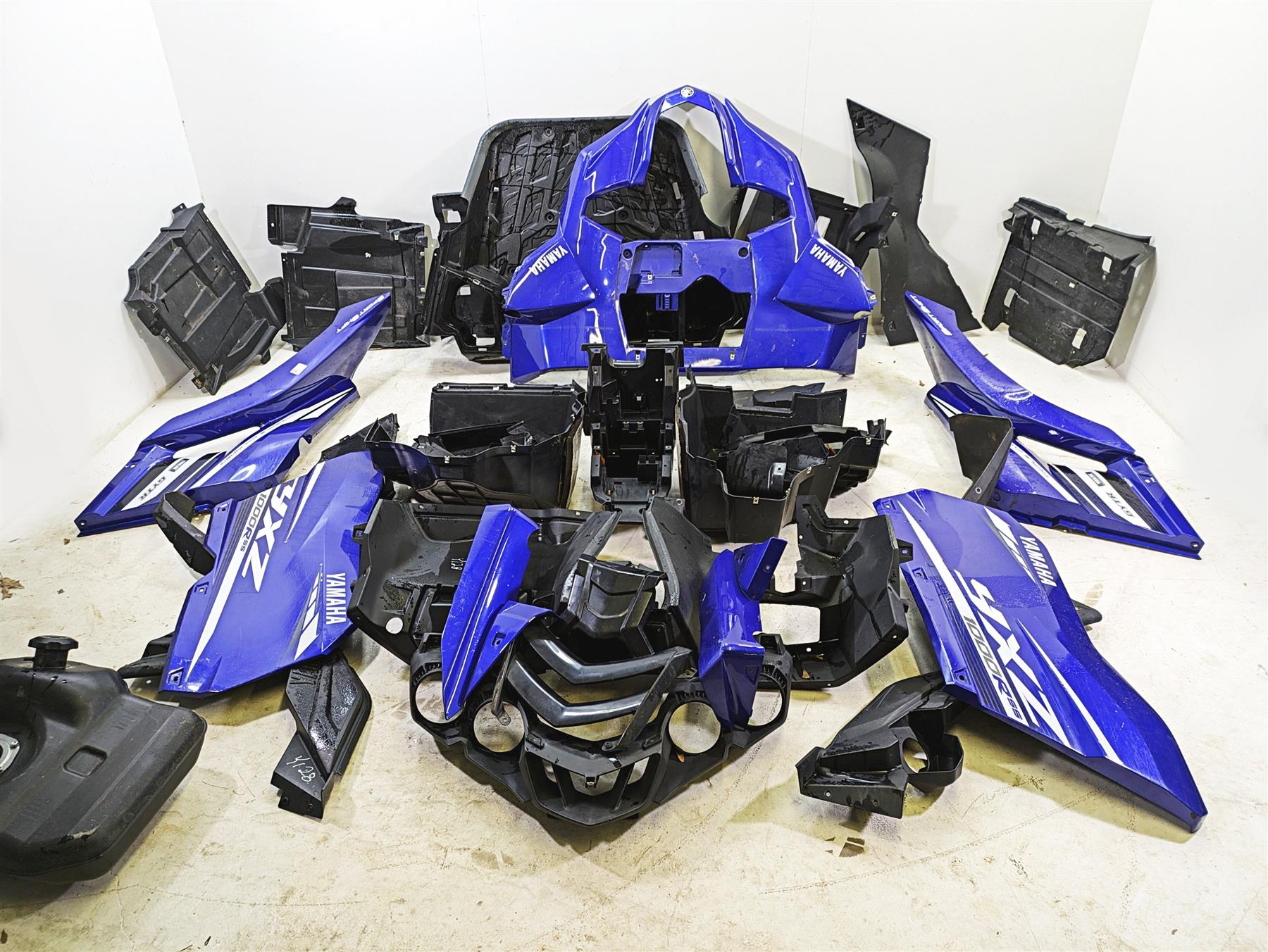 2018 Yamaha YXZ1000R EPS SS Hood Door Side Panel Fairings