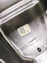 Load image into Gallery viewer, 2017 Indian Chieftain Limited Gloss Black Gas Fuel Petrol Tank - No Dent 1021997