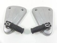 Load image into Gallery viewer, 2002 Triumph Bonneville America Rear Passenger Footpeg Foot Peg Set T2081040 | Mototech271