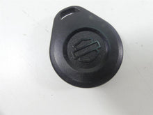 Load image into Gallery viewer, 2006 Harley Touring FLHTCUI Electra Glide Tssm Turn Signal Module Fob 68922-00 | Mototech271