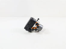 Load image into Gallery viewer, 2025 Yamaha YZF R7 Abs Brake Pump Control Module 2K BEB-85930-07-00 BEB-85930-03
