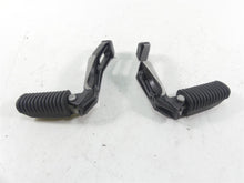 Load image into Gallery viewer, 1999 BMW R1100 GS 259E Passenger Footpeg Foot Peg Set 46712314761 46712314762 | Mototech271