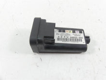 Load image into Gallery viewer, 2005 Harley Touring CVO FLHTC SE Electra Glide  Tsm Turn Signal Module 68922-00 | Mototech271