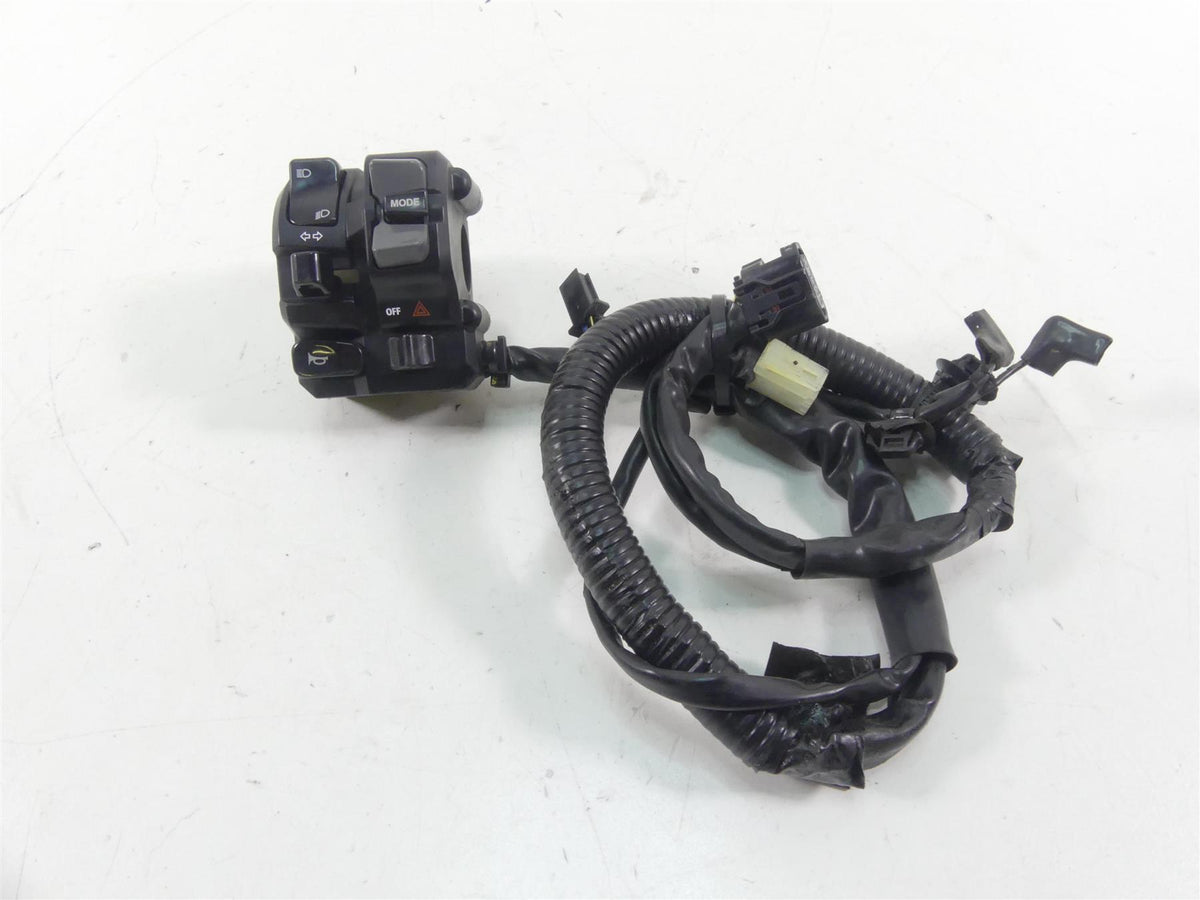 2022 Yamaha MT09 FZ09 Left Hand Turn Signal Control Switch B7N