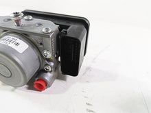 Load image into Gallery viewer, 2020 Triumph Daytona 765 Moto2 Abs Brake Pump Unit Module T2022854 | Mototech271