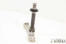 Load image into Gallery viewer, 2005 Kawasaki ZZR1200 ZX1200 Ninja Lower Triple Tree Steering Clamp 44037-0008 | Mototech271