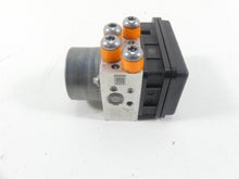 Load image into Gallery viewer, 2017 BMW RnineT Racer K32 Abs Brake Pump Pressure Unit Module 8567777