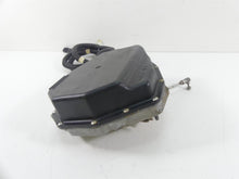 Load image into Gallery viewer, 2015 Yamaha Waverunner VX1100 Cruiser Reverse Trim Motor & Box F2X-6140B-00-00