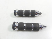 Load image into Gallery viewer, 2004 Harley FXDWGI Dyna Wide Glide Avon Spike 1" Handlebar Grip Set 0630-1224 | Mototech271