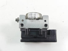 Load image into Gallery viewer, 2013 Victory Cross Country Abs Brake Pump Unit Module 1911694 | Mototech271
