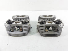 Load image into Gallery viewer, 2000 Harley Dyna FXR4 CVO Super Glide Cylinder Head Cylinderhead Set 16720-84C