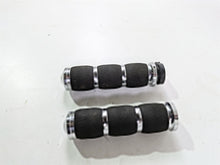 Load image into Gallery viewer, 2006 Triumph Rocket 3 Avon Air Cushion Grip Set MT-AIR-90-CH | Mototech271