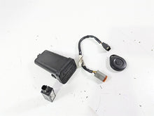 Load image into Gallery viewer, 2007 Harley Touring FLHTCU SE CVO E-Glide Tssm Turn Signal Module & Fob 68924-07 | Mototech271