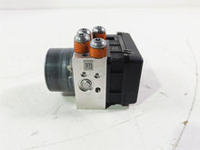 Load image into Gallery viewer, 2015 BMW R nineT K21 Abs Brake Pump Module Pressure Unit 34518546851 | Mototech271