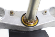 Load image into Gallery viewer, 2006 Suzuki GSXR600 GSX-R600 Lower Triple Tree Steering Yoke 51410-01H00 | Mototech271