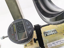 Load image into Gallery viewer, 2006 Suzuki GSXR1000 K6 Straight 17x3.5 Front Wheel Rim 54111-41G00-019