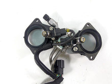 Load image into Gallery viewer, 2013 Harley VRSCF Muscle Vrod Fuel Gas Petrol Injectors Set 27662-01B 27665-01A