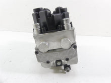 Load image into Gallery viewer, 2003 BMW R1150 GS R21 Abs Brake Pump Block Module Integral 34517660909