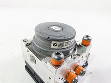 Load image into Gallery viewer, 2018 BMW R1200GS GSW K50 Abs Brake Pump Module 34518566956 8566955 | Mototech271