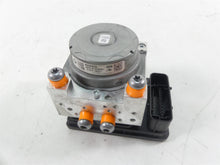 Load image into Gallery viewer, 2017 BMW R1200RT K52 Abs Brake Pump Module 34518566956 | Mototech271